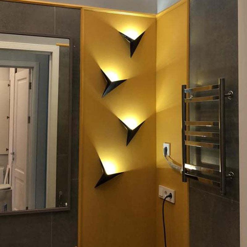 Lămpi de perete LED moderne Meri pentru Dormitor, Triunghiulare