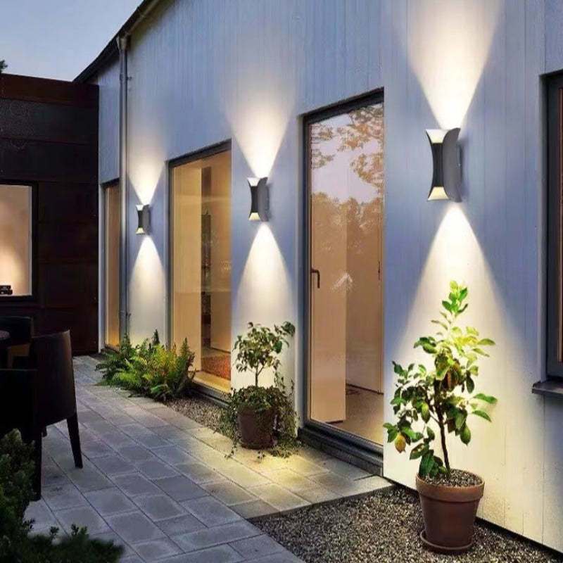 Lampă de Perete LED Calyxor Curvată pentru Exterior