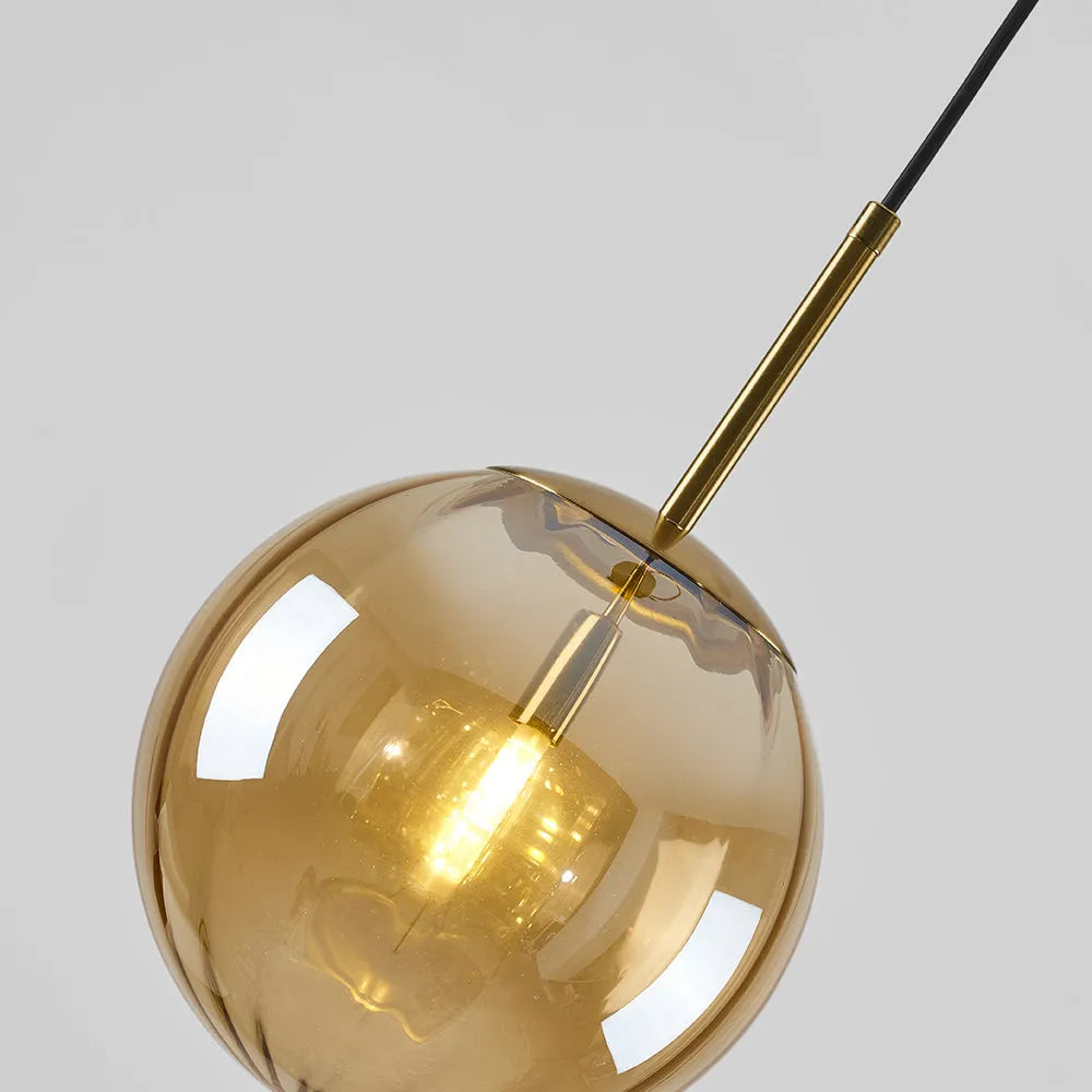 Lampă suspendată Elsyn, glob de sticlă modernă