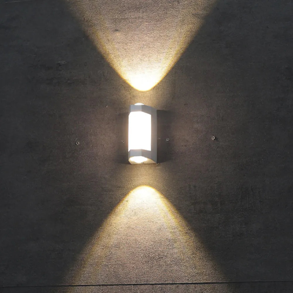 Lampă de perete Alvoren Nordică pentru exterior, cu lumină sus-jos, Alb/Negru