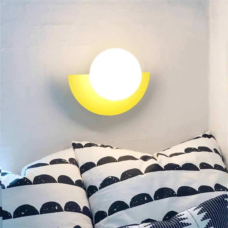 Lampă de perete Solvire, glob semisferic