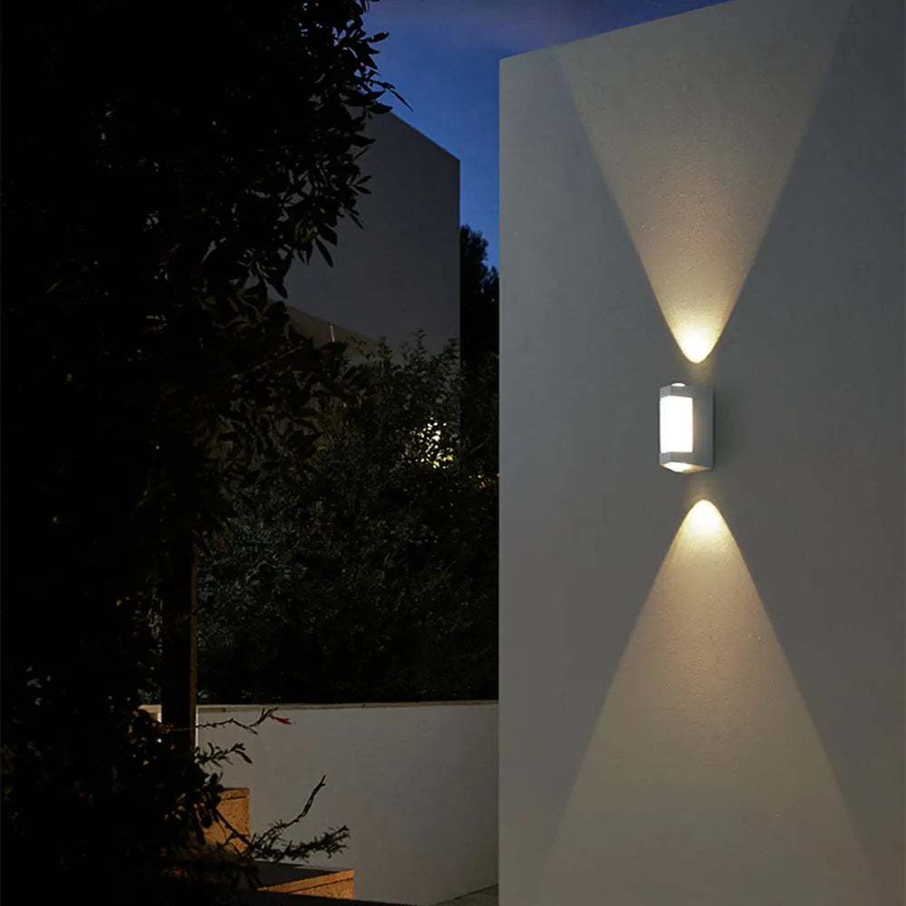 Lampă de perete Alvoren Nordică pentru exterior, cu lumină sus-jos, Alb/Negru
