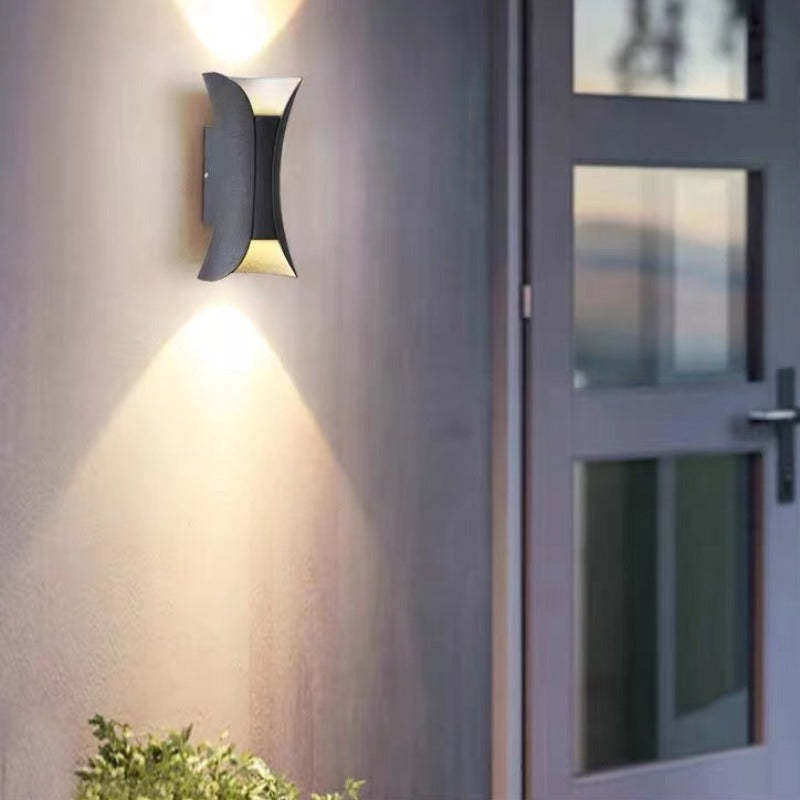 Lampă de Perete LED Calyxor Curvată pentru Exterior