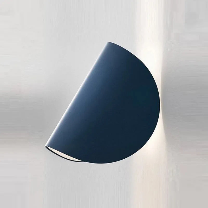 Lampă de perete LED Kio pentru citit, rotativă 360°, pentru noptieră și living