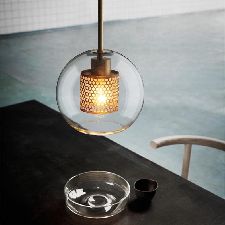 Lampă suspendată Nerel aurie contemporană, sticlă, glob/cilindrică