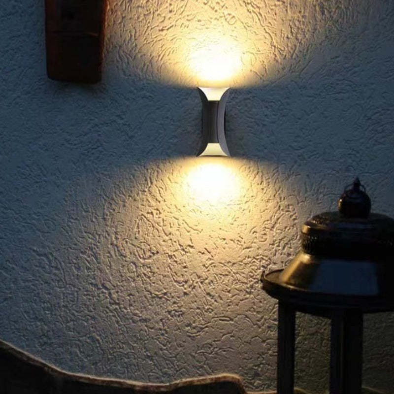 Lampă de Perete LED Calyxor Curvată pentru Exterior