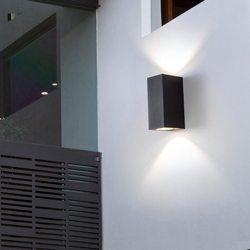 Lampă de perete de exterior Koraq, minimalistă, pătrată, neagră