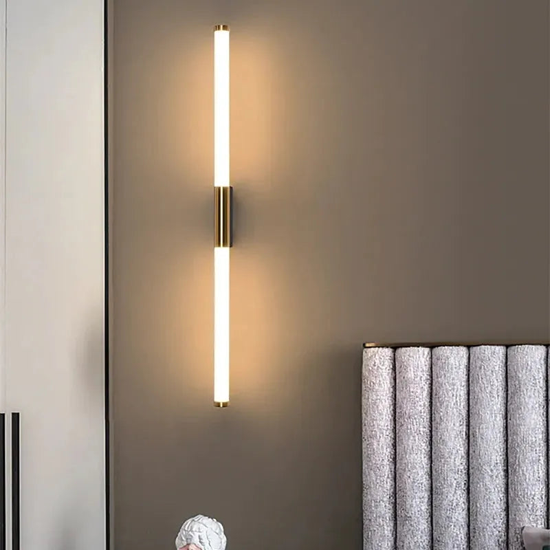 Lampă de perete liniară minimalistă Aeri, Auriu