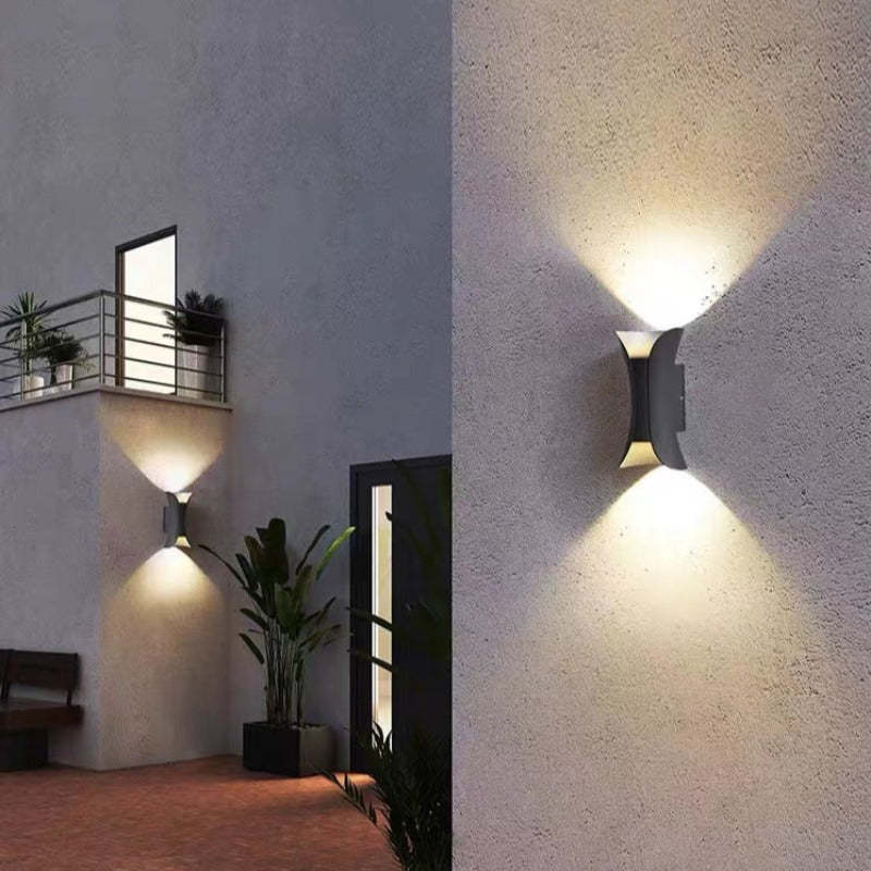 Lampă de Perete LED Calyxor Curvată pentru Exterior